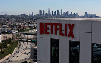 넷플릭스, 유료 가입자 수 3억2500만 명 돌파했지만…시간 외 5% 가까이 ↓