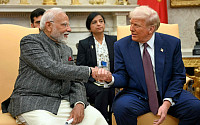 韓관세 위협 트럼프, 인도와는 무역 빅딜…관세 50→18%