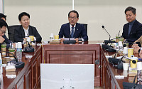 與 재선의원들 “합당은 숙의 사안…갈등 증폭 안 돼”