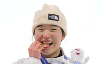 스노보드 유승은, 첫 출전서 동메달…오늘(10일)의 주요일정 [2026 동계올림픽]