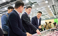 정용진 회장, 설 앞두고 트레이더스 구월점 찾아…“품질 관리 힘써달라”