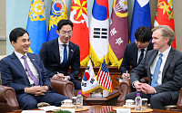 안규백 국방장관, 美 전쟁부 차관과 통화…중동 상황 공유 [상보]