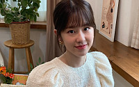 '학폭 의혹' 박혜수, 이대로 카페 운영 정착?⋯11년 소속사와 결별