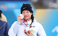 이재명 "패럴림픽 4메달 김윤지, 개인전 최다 메달 새 역사"