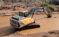 HD건설기계, 인도네시아 수해 현장 복구 지원…굴착기 투입
