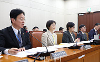 연금개혁특위, 답변하는 김영훈-정은경 장관 [포토]