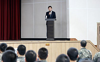 군장병 만난 이찬진…금감원, 복무주기별 ‘3단계 금융교육’ 도입