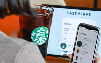 스타벅스 출근길 커피 ‘패스트 서브’로 더 빠른 픽업가능