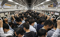 중동사태 후 출퇴근 시간대 지하철 이용 3000만명 육박, 경로 비중은 유지