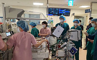 서울아산병원, 선천성 폐기형 신생아 에크모 달고 수술 성공
