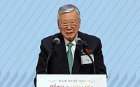 이중근 대한노인회장 “어버이날은 세대 잇는 모두의 날”