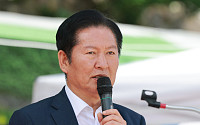[단독] 정청래, 공천 반발 속 호남행…박지원 캠프 개소식·5·18 전야제 찾는다