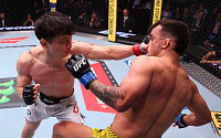 정찬성이 그린 그림, 최두호가 완성하다…10년 만의 UFC 3연승