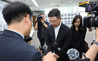 김수완 신세계그룹 부사장, 광주 사과 방문...5·18단체 ‘문전 박대’