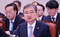 與 “호르무즈 대응, 신중해야”…조현 ”이란과 5차례 통화, 선원 안전 보호 총력”