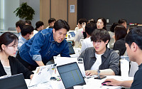 김동춘 LG 화학 사장 “AI와 함께 일하는 문화가 새 표준”…전사 AX 교육 확대