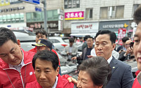 박근혜 지원 사격에 나동연 보수 결집, 조문관 읍소 전략 맞불