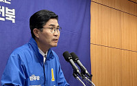 전북도지사 선거 막판 요동…이원택, 김관영에 8%p 앞서