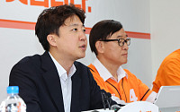이준석 “투표용지 부족 사태, 가볍게 넘길 문제 아냐…개표 절차 중지해야”