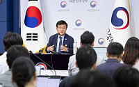 김성환 장관 "산업용 전기료 내릴 것⋯민간발전 폭리 막을 LNG 가격상한제 검토"