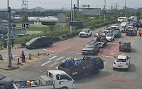 [속보] 김포 양촌읍 대명항로 차량 전도 사고 발생
