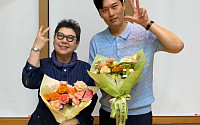 "오래 해 먹었다" 양희은, '여성시대' 27주년 자축⋯팬들 "건강히 30주년까지"