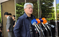 젠슨 황 “한국에 더 많은 사업 가져왔다…깜짝 발표도 준비”