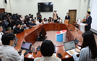 장동혁, 투표용지 부족 사태 관련 기자회견 [포토]