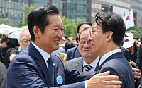 민주당 지지율 경고등에도…광주서 터진 친명·친청 충돌