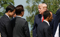 이 대통령, G7 무대서 트럼프와 '30초' 대화…마크롱·멜로니 등과도 환담