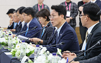 김민석 "해상풍력은 국가 전략산업"…공급망 경쟁력 강화 지원