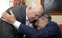 [포토]“많이 늙었구려...”, 20년만에 만난 美·구소련 전 대통령