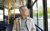 서울시, 지하철 무임승차 70세 상향 검토…공청회 연다