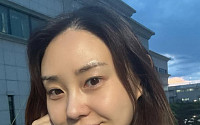 배우 윤주, 간이식 수술 후 또 수술대⋯팬들 걱정에 "갑상선 반절제술"