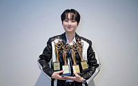 역시 ‘찬또테이너’⋯이찬원, ‘서울가요대상’ 4관왕에 전한 진심
