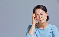 더위에 흔들리는 혈압…뇌동맥류, 여름철 더 주의해야[e건강~쏙]