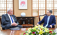 한-우크라 외교장관 회담...북한군 포로 해법 모색하기로