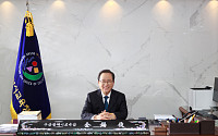 김석준 부산교육감, 전국 첫 4선 성공...AI 미래교육 5대 약속 제시