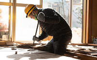 고물가가 불붙인 日 노후 위기, “은퇴 잊고 알바 나서”