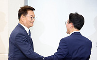 국회 국방위에서 만난 김민석-송영길 [포토]