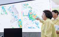 "올여름 단 한 명도 잃지 않는다"…추미애, 가평·포천 수해복구 최전선에 서다