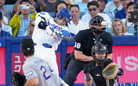 오타니, 아시아 최초 MLB 300홈런 달성⋯미일 통산 348호포