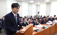 與 “메가특구법, 정기국회서 대부분 처리할 것”