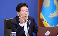 李 “잠재성장률 3%로 높여가야…세계무역 4강·국민소득 5만불 원년”[하반기 경제전략]