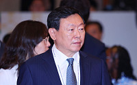 롯데, 오늘 하반기 사장단 회의…신동빈, 'AI 성과 창출' 주문할 듯