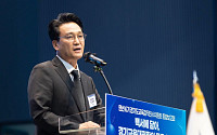 "경기교육의 나침반이자 1400만 도민께 드리는 엄숙한 약속"…안민석, 대전환 밑그림 받았다