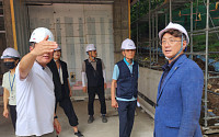 이교우 용인특례시의원, 신봉동 도서관 공사장 안전모 쓰고 현장 챙겼다