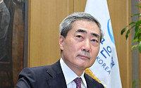 1300원대로 뚝 떨어진 환율, 한은 백투백 명분 약화하나