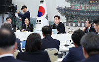 李대통령, '전북 소외론'에 "책임 있는 사람들이 이상한 소리"