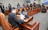 한병도 “국힘, 본회의 보이콧·상임위 불참하려면 세비 반납하라”